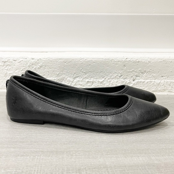 Frye Regina Ballet Flat Black Italian Leather Pointed Toe Tassel Back Size 6.5 - Picture 1 of 8